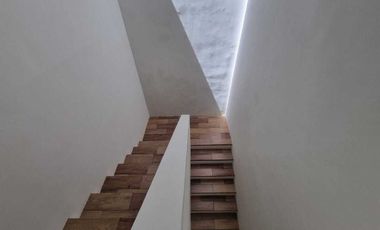 Venta de casa en privada Zelena Conkal, con una habitación en planta baja