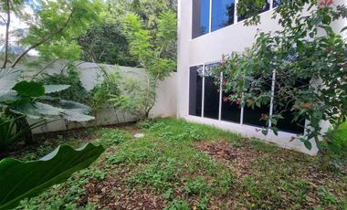 Venta de casa en privada Zelena Conkal, con una habitación en planta baja