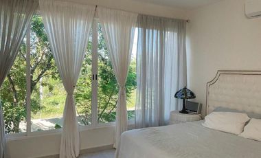 Venta de casa en privada Zelena Conkal, con una habitación en planta baja