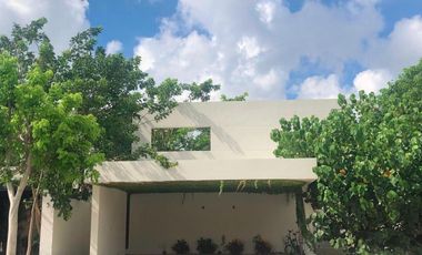 Venta de casa en privada Zelena Conkal, con una habitación en planta baja