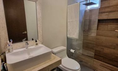Venta de casa en privada Zelena Conkal, con una habitación en planta baja