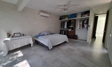 Venta de casa en privada Zelena Conkal, con una habitación en planta baja