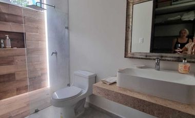 Venta de casa en privada Zelena Conkal, con una habitación en planta baja