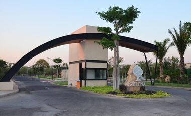 Venta de casa en privada Zelena Conkal, con una habitación en planta baja