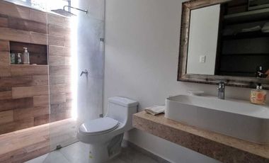 Venta de casa en privada Zelena Conkal, con una habitación en planta baja