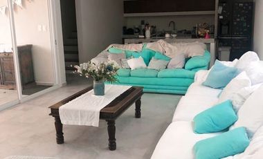 Venta de casa en privada Zelena Conkal, con una habitación en planta baja