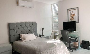 Venta de casa en privada Zelena Conkal, con una habitación en planta baja