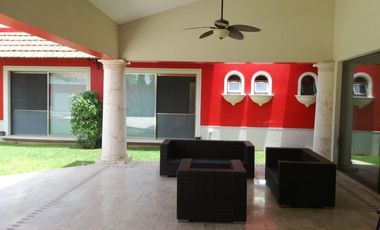 Venta de hermosa residencia de una planta en Zona Norte, Montecristo