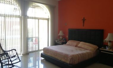 Venta de hermosa residencia de una planta en Zona Norte, Montecristo