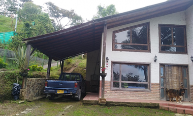 Venta Finca en la vía Córdoba a Pijao Quindío. Colombia COD: 8520185