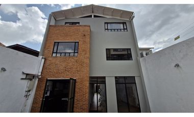 VENTA SUPER CASA CHA SECTOR  CENTRO HISTÓRICO VILLA OLMPICA