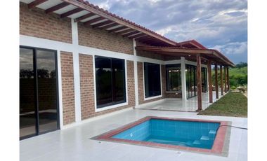 Casa campestre nueva en venta permuta - Condominio La Buitrera Palmira