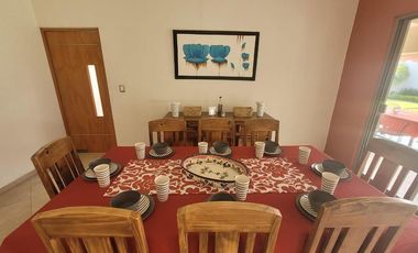 CASA EN VENTA EN JIUTEPEC, EN UN NIVEL DENTRO DE PRIVADA, CON 5 HABITACIONES, JARDÍN Y ALBERCA