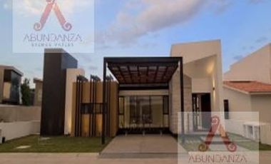 CASA DE UN SOLO PISO VENTA METEPEC PRIVADA
