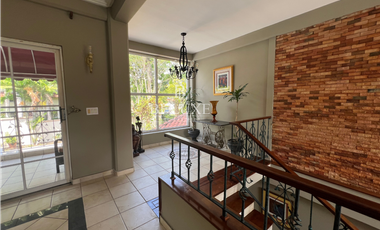 VENDO CASA REMODELADA EN ALBROOK (7)