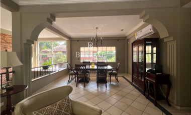 VENDO CASA REMODELADA EN ALBROOK (7)