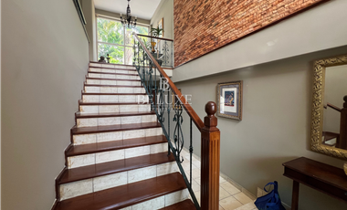 VENDO CASA REMODELADA EN ALBROOK (7)