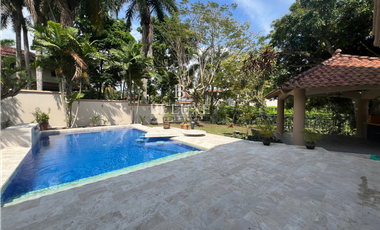 VENDO CASA REMODELADA EN ALBROOK (7)