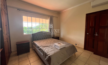 VENDO CASA REMODELADA EN ALBROOK (7)