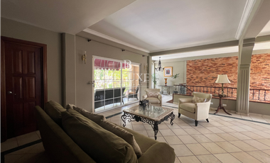 VENDO CASA REMODELADA EN ALBROOK (7)