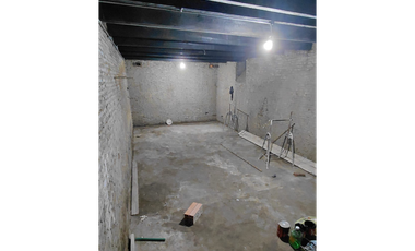 ALQUILER GALPON/LOCAL DE 400 M2 EN AVDA RIVADAVIA 634