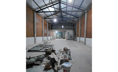 ALQUILER GALPON/LOCAL DE 400 M2 EN AVDA RIVADAVIA 634