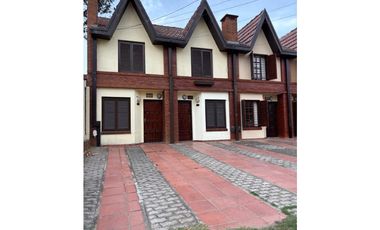 VENTA TRIPLEX -GAS NATURAL- IMPECABLE!!