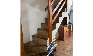 VENTA TRIPLEX -GAS NATURAL- IMPECABLE!!