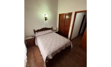 VENTA TRIPLEX -GAS NATURAL- IMPECABLE!!