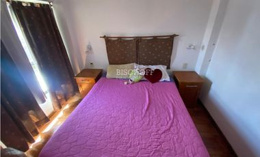 DEPARTAMENTO DE 2 AMBIENTES CON ESTACIONAMIENTO Y BAULERA