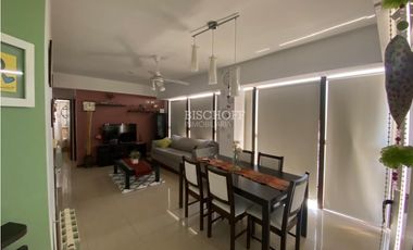 DEPARTAMENTO DE 2 AMBIENTES CON ESTACIONAMIENTO Y BAULERA