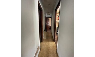 VENTA CHALET CON DEPARTAMENTO EN ESQUINA ZONA MACROCENTRO DIST