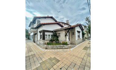 VENTA CHALET CON DEPARTAMENTO EN ESQUINA ZONA MACROCENTRO DIST