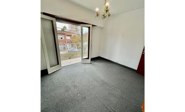 VENTA CHALET CON DEPARTAMENTO EN ESQUINA ZONA MACROCENTRO DIST