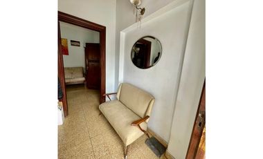 VENTA CHALET CON DEPARTAMENTO EN ESQUINA ZONA MACROCENTRO DIST