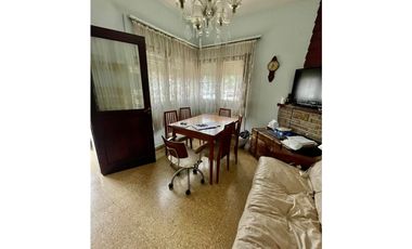 VENTA CHALET CON DEPARTAMENTO EN ESQUINA ZONA MACROCENTRO DIST