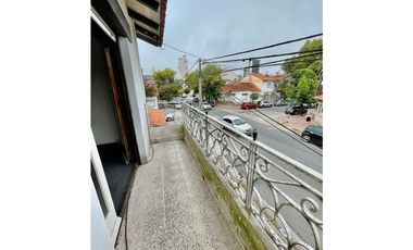 VENTA CHALET CON DEPARTAMENTO EN ESQUINA ZONA MACROCENTRO DIST