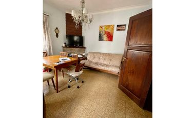 VENTA CHALET CON DEPARTAMENTO EN ESQUINA ZONA MACROCENTRO DIST
