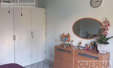 CASA EN VENTA ATRAS DE SUMIYA, ¡OPORTUNIDAD!, CON 3 HABITACIONES EN PLANTA BAJA, CANCHAS DE TENIS, ALBERCA Y VIGILANCIA