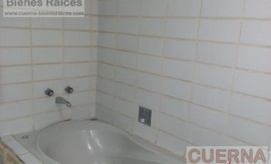 CASA EN VENTA ATRAS DE SUMIYA, ¡OPORTUNIDAD!, CON 3 HABITACIONES EN PLANTA BAJA, CANCHAS DE TENIS, ALBERCA Y VIGILANCIA