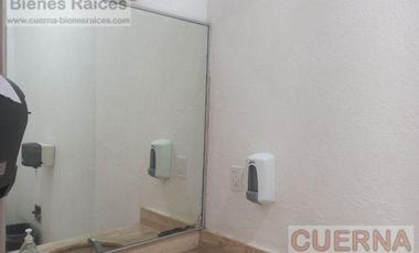 CASA EN VENTA ATRAS DE SUMIYA, ¡OPORTUNIDAD!, CON 3 HABITACIONES EN PLANTA BAJA, CANCHAS DE TENIS, ALBERCA Y VIGILANCIA