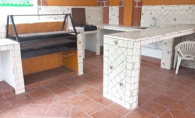 CASA EN VENTA EN BURGOS BUGAMBILIA CON ALBERCA CLIMATIZADA, HABITACIÓN EN PLANTA BAJA