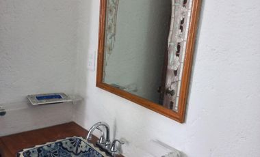 CASA EN VENTA EN BURGOS BUGAMBILIA CON ALBERCA CLIMATIZADA, HABITACIÓN EN PLANTA BAJA