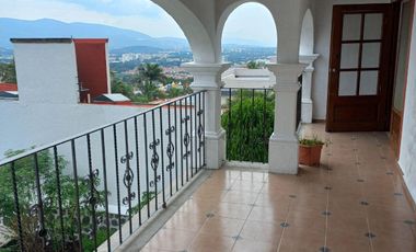 CASA EN VENTA EN BURGOS BUGAMBILIA CON ALBERCA CLIMATIZADA, HABITACIÓN EN PLANTA BAJA