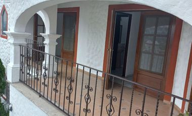 CASA EN VENTA EN BURGOS BUGAMBILIA CON ALBERCA CLIMATIZADA, HABITACIÓN EN PLANTA BAJA
