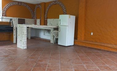 CASA EN VENTA EN BURGOS BUGAMBILIA CON ALBERCA CLIMATIZADA, HABITACIÓN EN PLANTA BAJA