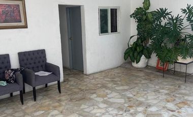INMUEBLE QUE CONSTA DE LOCALES, BODEGA Y OFICINAS EN EL CENTRO
