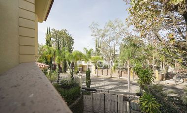 CASA EN VENTA, BUGAMBILIAS, ZAPOPAN