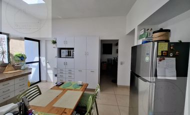 CASA EN VENTA A 10 MINUTOS DE CUERNAVACA, ATRAS DE SUMIYA, EN UN NIVEL, EN UNO DE LOS MEJORES CLIMAS DEL MUNDO