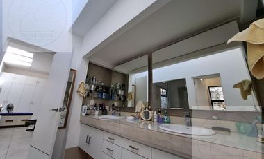 CASA EN VENTA A 10 MINUTOS DE CUERNAVACA, ATRAS DE SUMIYA, EN UN NIVEL, EN UNO DE LOS MEJORES CLIMAS DEL MUNDO